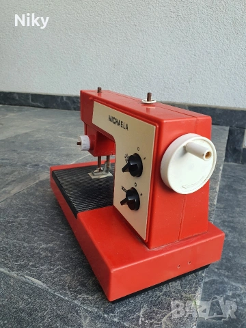 Ретро шевна машина Michaela , снимка 6 - Антикварни и старинни предмети - 53770669
