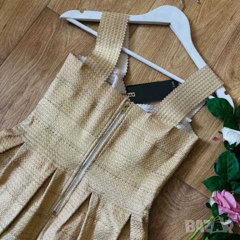 Разпродажба спешно! Нова златна златиста ластична бандажна рокля , снимка 4 - Рокли - 52840938