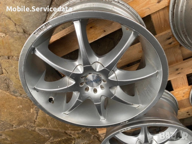 Комплект MOMO Quasar 17″ джанти – 4 броя Добро Състояние, без кривини, снимка 6 - Гуми и джанти - 53248291