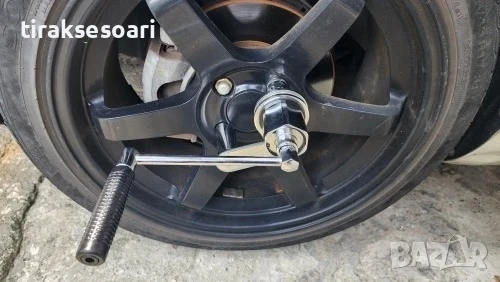  Механичен гайковерт 1:16 за автомобил с вложки 17, 19, 21 мм в куфар, снимка 2 - Аксесоари и консумативи - 51044943