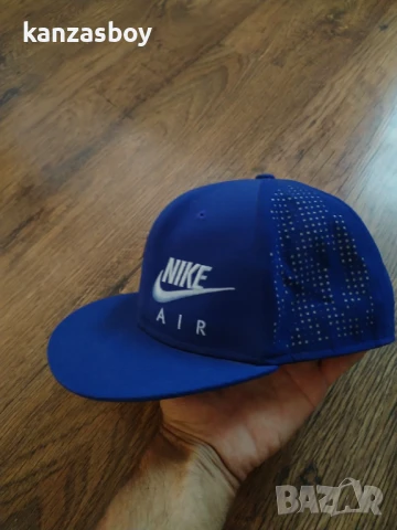 nike air hybrid true red cap royal - страхотна шапка КАТО НОВА, снимка 2 - Шапки - 51203523