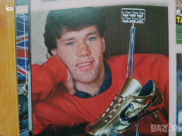 Футболни списания -холандски годишници за международен футбол 1986,1989,1990г, снимка 15 - Списания и комикси - 53296460