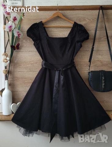 Черна официална разкроена рокля с тюл