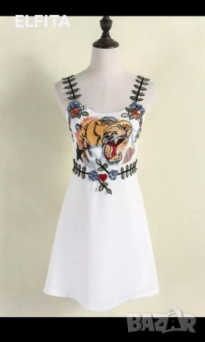 Нова къса бяла рокля с апликация, снимка 1 - Рокли - 45695837