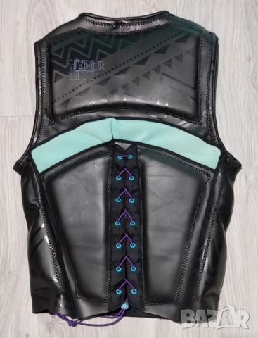 Най-добрите висок клас жилетки за джет,уейкборд,кайт и др.водни спортове, снимка 4 - Водни спортове - 28891351