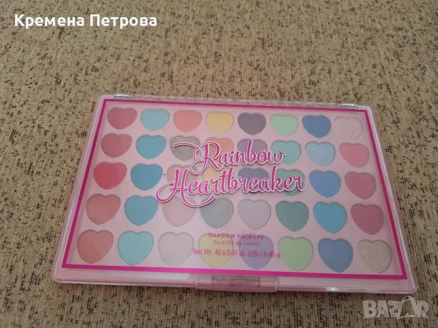 Сенки за очи Rainbow Heartbreaker I love revolution 40 цвята, снимка 2 - Декоративна козметика - 46874721