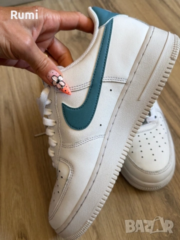 Оригинални бели кецове NIKE AIR FORCE 1 '07! 42,5 н, снимка 7 - Кецове - 52179775