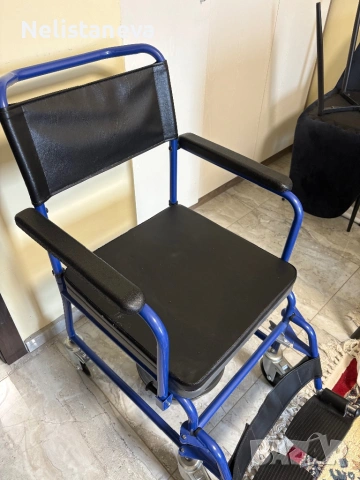 Тоалетен стол с колела, използван