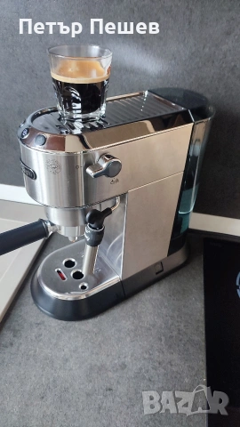 Кафемашина Delonghi Dedica EC685 перфектно еспресо кафе Делонги , снимка 10 - Кафемашини - 53957131