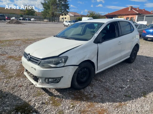 VW Polo 1,6 TDI , Фолксваген Поло на части! Юни 2011, снимка 1 - Автомобили и джипове - 47581134