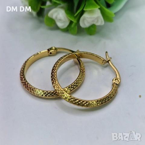 Обици „Golden Texture Hoops“ – медицинска стомана с 18К позлата