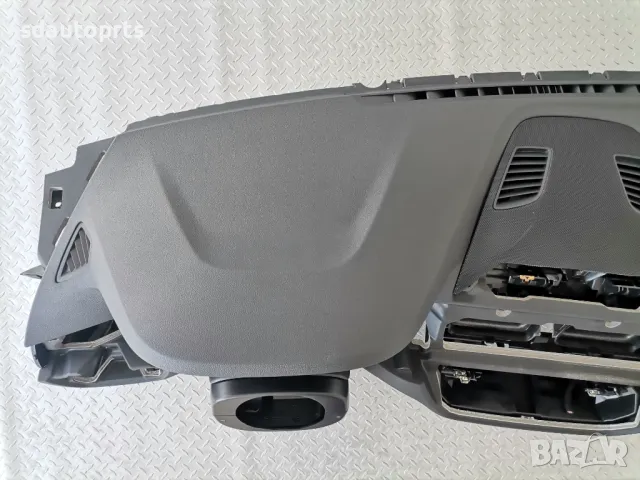 Ново Табло BMW 5 G30 G31 G38 Lci без HUD Черно гума, снимка 4 - Части - 50307535