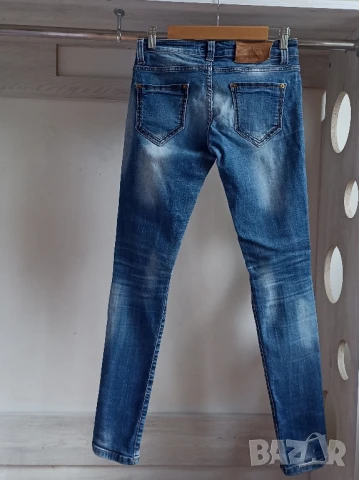 Дамски дънки Dsquared2, снимка 2 - Дънки - 51405149