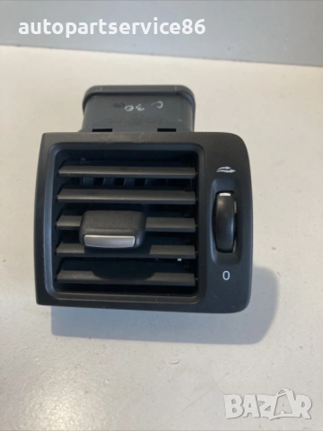 Лява въздушна решетка за Volvo C30 1.6 TDI 109HP (2012) 39888287