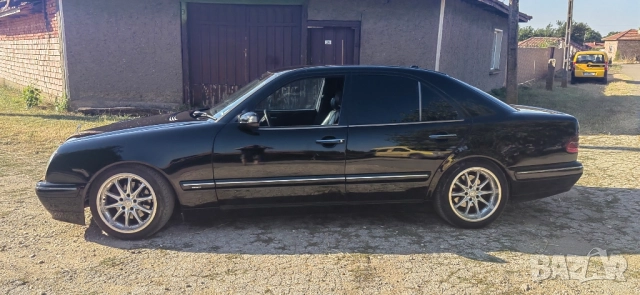 продавам Мерцедес 270Е , снимка 2 - Автомобили и джипове - 52387834