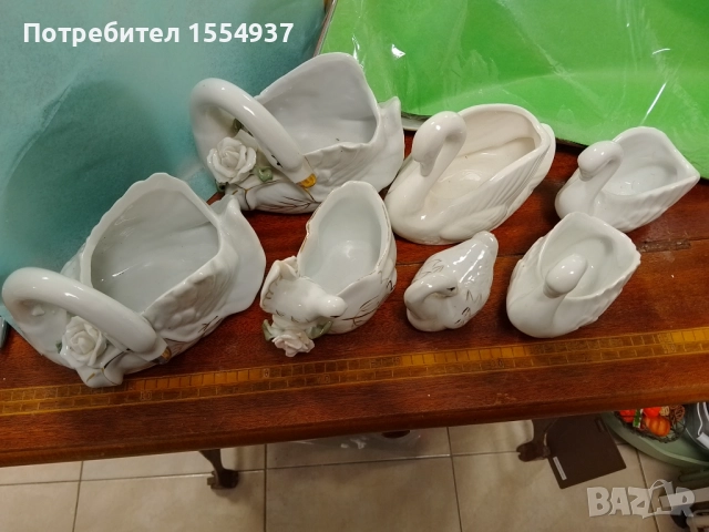 Комплект порцеланови лебеди 7бр