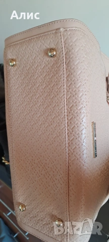 Оригинална чанта Tommy Hilfiger, снимка 8 - Чанти - 53164146