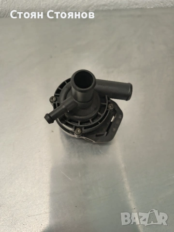 Допълнителна водна помпа за Mercedes-Benz