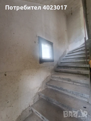 Масивна триетажна вилна къща  в село Ковачевци, област Перник., снимка 14 - Къщи - 50717301