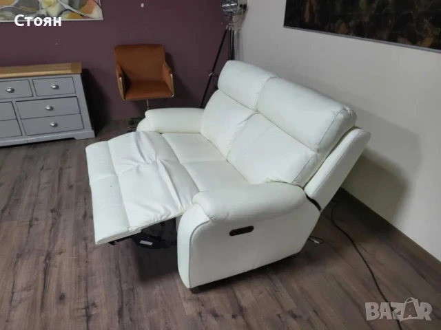 Бял кожен диван двойка La-z-boy с електрически релакс механизъм, снимка 8 - Дивани и мека мебел - 50837968