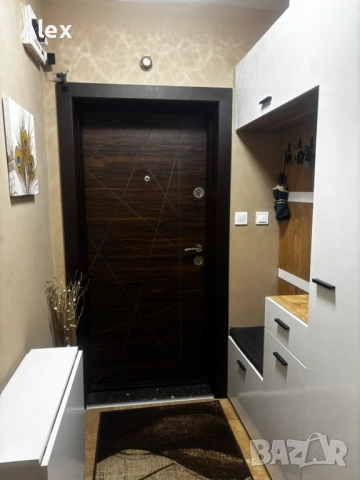 Агенция Танкос07 дава под наем тристаен обзаведен апартамент в Кючук Париж 