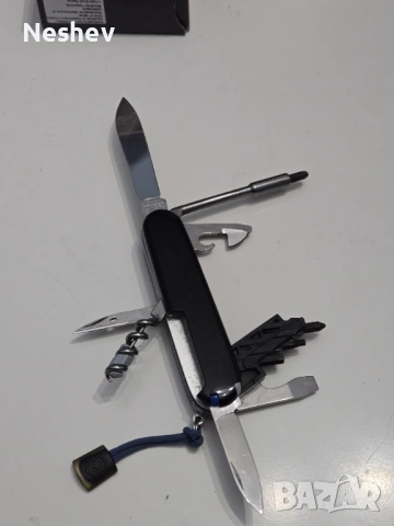 Лот ножове victorinox- limited 2019, cybertool, minichamp, alox cadet, снимка 13 - Ножове - 54002066