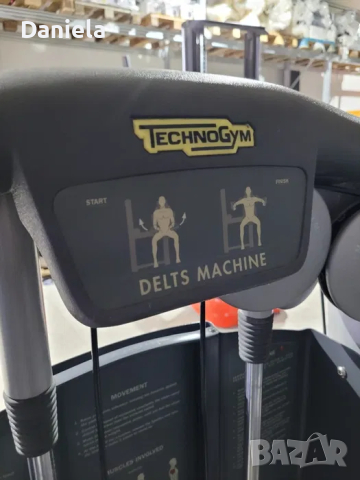 Techogym delt mashine техноджим машина за средно рамо, снимка 2 - Фитнес уреди - 44950044