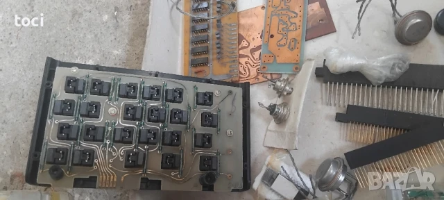 Голямо количество електронна скрап , снимка 17 - Друга електроника - 51242730