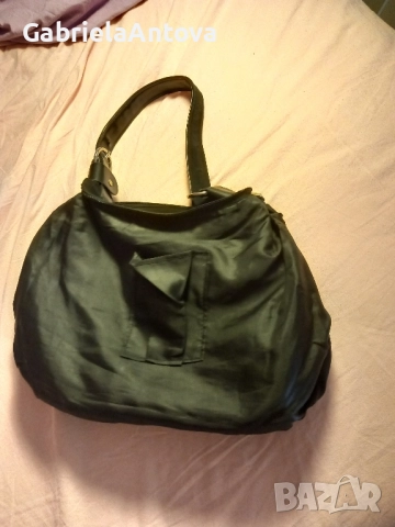 Дамска чанта, снимка 3 - Чанти - 51637097