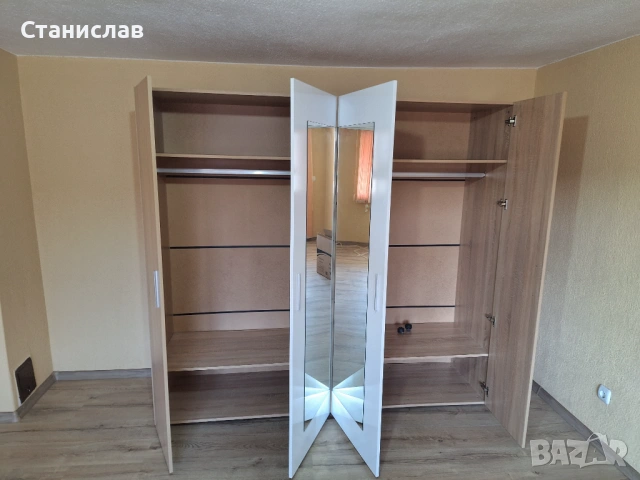 Гардероб четири крилен, снимка 3 - Гардероби - 53374709