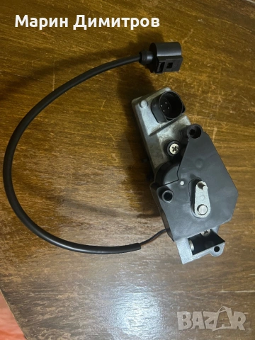 Моторче за отваряне на задна камера VW Volkswagen Фолксваген, снимка 8 - Части - 53774062