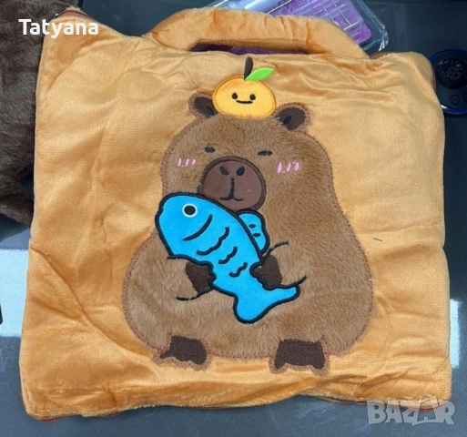 Мека капибара възглавничка 2-в-1 – играчка и одеяло за гушкане, снимка 4 - Плюшени играчки - 51623609