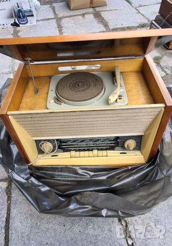 2 бр. радиограмофон Латвия /"Радиола"/, снимка 2 - Грамофони - 52829087