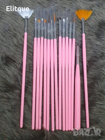 Комплект от 15 броя четки за маникюр и педикюр ZJY53