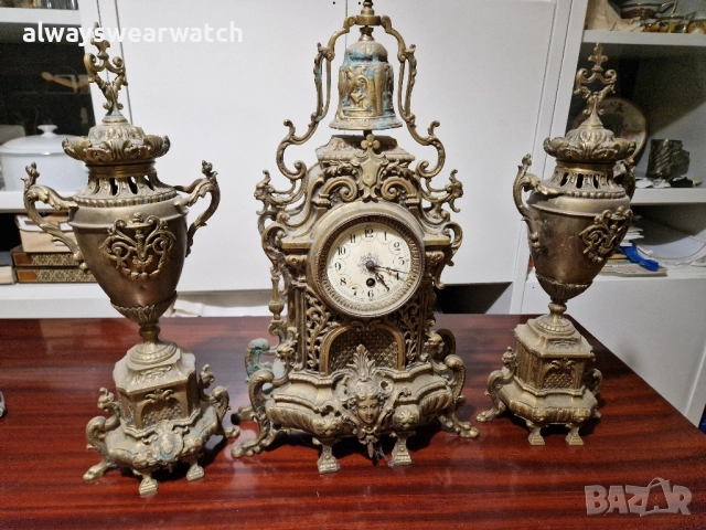 Антикварен каминен часовник с 2 вази - канделабри / Каминен гарнитур