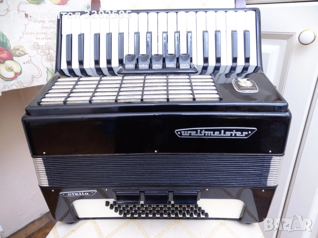 Акордеон Велтмайстер Стела 60 баса, снимка 3 - Акордеони - 52642148