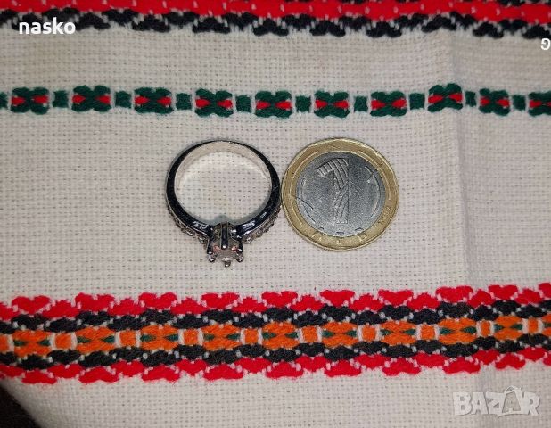 Дамски пръстен с циркони, снимка 12 - Антикварни и старинни предмети - 46418765