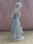 порцеланова фигурка на момиче с котенца, снимка 4