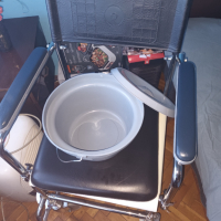 Комбиниран инвалиден стол за баня и тоалетна , снимка 1 - Други - 45009501