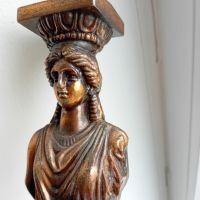 Стара медна статуетка на Кариатида, снимка 3 - Антикварни и старинни предмети - 45399190