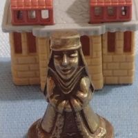 Метална фигура играчка KINDER SURPRISE Кралица с Кралство за КОЛЕКЦИОНЕРИ 23361, снимка 2 - Колекции - 45467432