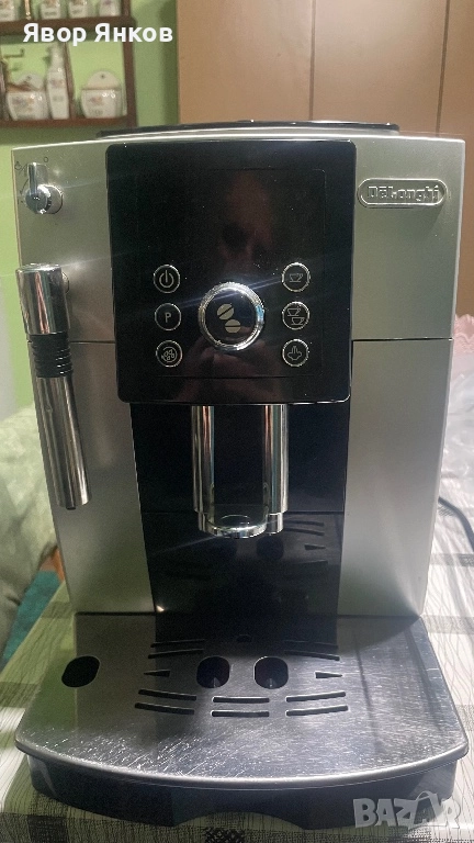 Каферобот Делонги магнифика 23210w, снимка 1