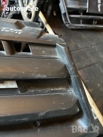 Предна решетка за Mitsubishi L200. 10-15г. Митсубиши. Л200. С забележки. (Едно счупено уше). , снимка 2 - Части - 53785386