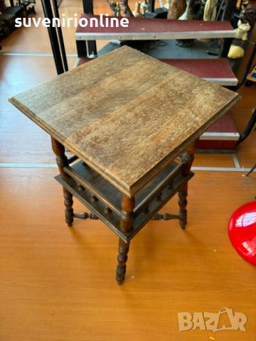 Стара дървена масичка стойка , снимка 4 - Антикварни и старинни предмети - 46406300