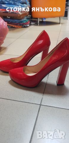 Продавам дамски червени обувки лак, висок ток, снимка 3 - Дамски обувки на ток - 46395933