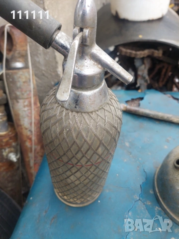 Сифон за газиране на вода с кутия 