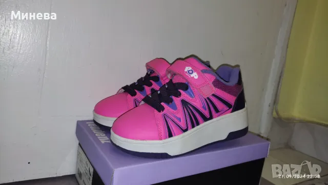 Обувки с колелца POP by HEELYS , снимка 4 - Детски обувки - 47317025