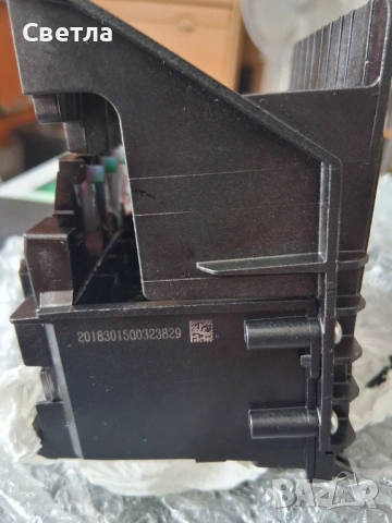 Продавам печатаща глава за принтер HP 8100