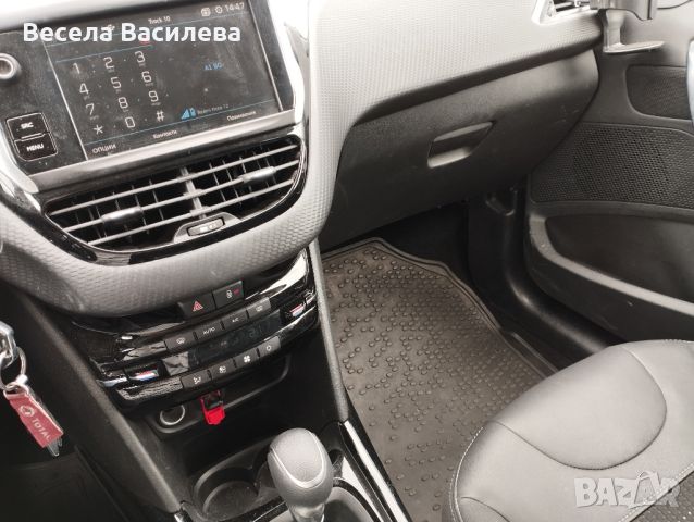 Peugeot 2008:ALLURE 1,2 eTHP, снимка 13 - Автомобили и джипове - 45835838