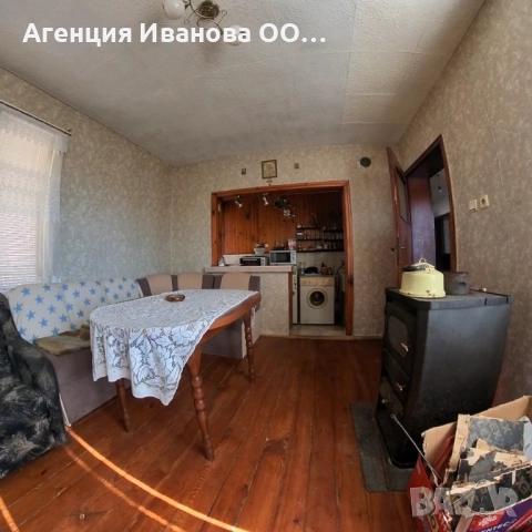 Етаж с двор и самостоятелен вход на главен булевард в гр.Попово , снимка 11 - Къщи - 53679072